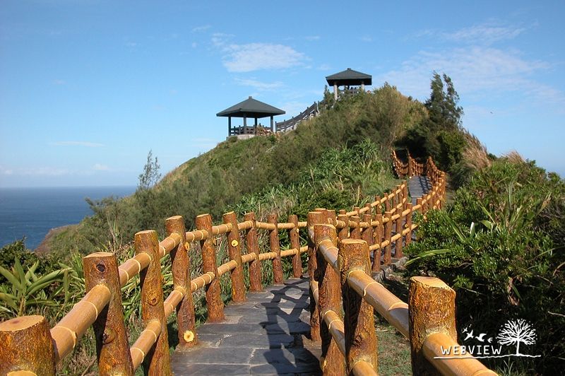 綠島小長城步道通往山頂涼亭